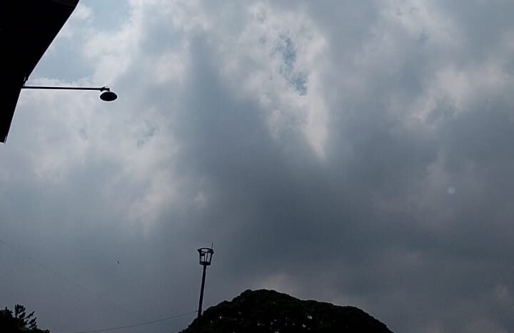 Prakiraan Cuaca Sukabumi Senin 30 Juni 2025: Pagi Cerah Siang Mendung Hujan Ringan Sore Hari