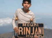 Dengan Satu Kaki, Anggi Wahyuda Ini Berhasil Mendaki Puncak Gunung Leuser