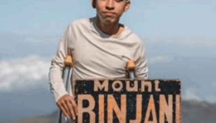 Dengan Satu Kaki, Anggi Wahyuda Ini Berhasil Mendaki Puncak Gunung Leuser