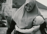 Kisah Inspiratif Ibu Yatin: Dari Dapur Rumahan, Rengginang Mendunia Hingga Berangkat Umrah Sekeluarga