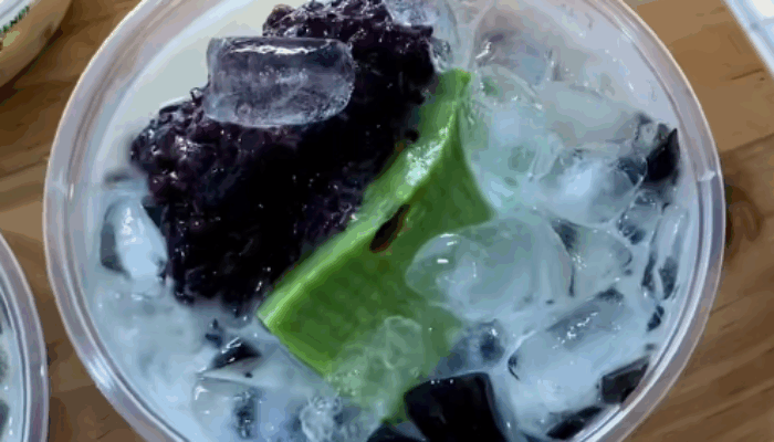 Es Cehuantiau Ny Wendi Hadir di Sukabumi, Minuman Viral Khas Pontianak yang Segar dan Unik