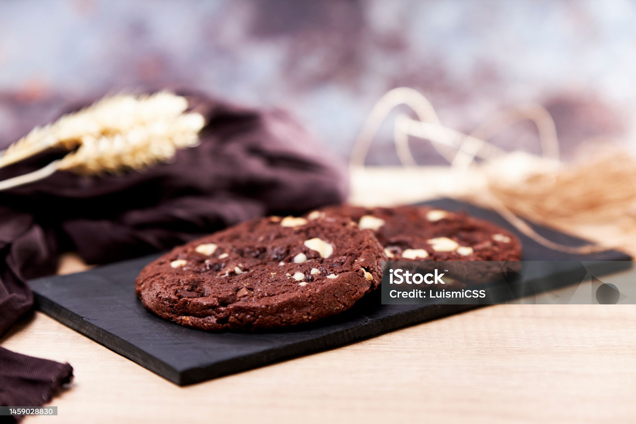 Keripik Brownies Crunchy Ala Sukabumi, Camilan Renyah Rasa Cokelat Menggoda