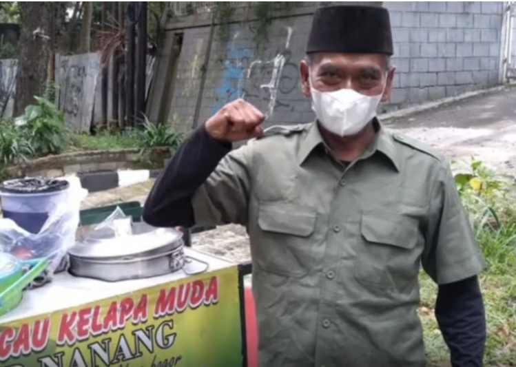 Viral Pedagang Es Cincau di Bogor Menguasai Empat Bahasa Asing