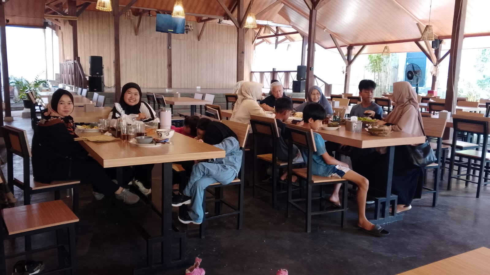 Roemah Om Sinyo, Kuliner Rumahan Favorit Dekat Hotel dan Wisata di Sukabumi