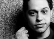 Pete Davidson dan Elsie Hewitt Umumkan Kehamilan Anak Pertama