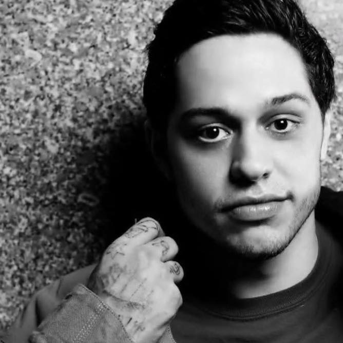 Pete Davidson dan Elsie Hewitt Umumkan Kehamilan Anak Pertama