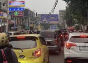 Sejumlah Ruas Jalan di Kota Sukabumi Terpantau Padat Merayap, Polres Kerahkan Personel untuk Penguraian