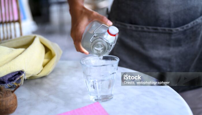 Air Cacing untuk Tipes: Mitos atau Fakta?