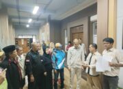Puluhan Ketua RW di Kota Sukabumi Geruduk Gedung DPRD Tolak Penghapusan Program P2RW