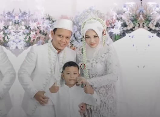 Viral! Wanita Menikah dengan Kakak Iparnya Demi Rawat Keponakan, Kisah Cinta Turun Ranjang Bikin Haru Warganet