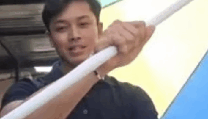 Penjual Cilok Tampan Asal Karawang Viral, Netizen Ramai Buru Lokasi