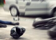 Tabrakan Motor vs Truk Box di Cisaat, Dua Orang Luka-Luka