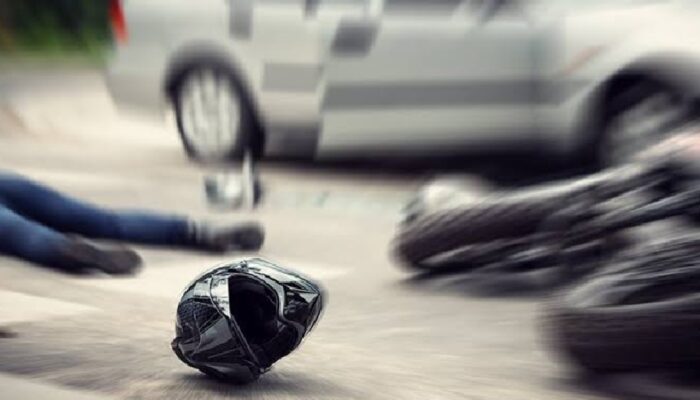 Tabrakan Motor vs Truk Box di Cisaat, Dua Orang Luka-Luka