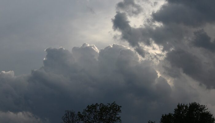 BMKG: Sukabumi Berpotensi Diguyur Hujan, Warga Diminta Waspada