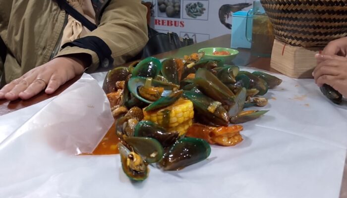 Tumpah Seafood, Sensasi Kuliner Laut Ramah Kantong di Sukabumi