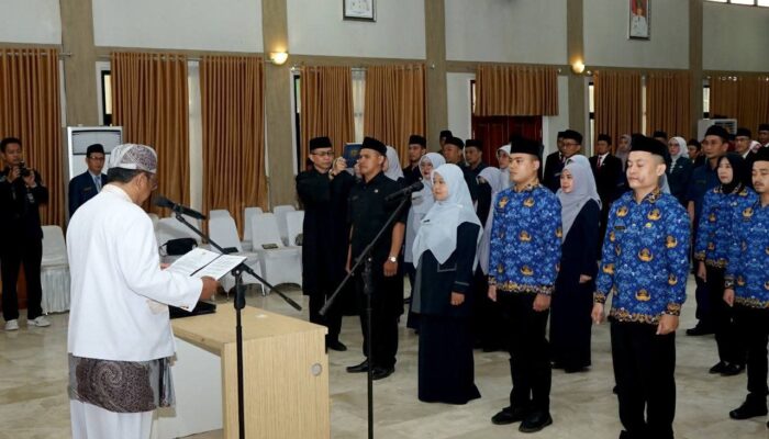 Bupati Asep Japar Lantik 48 ASN Fungsional, Ingatkan Tugas Utama: Melayani Masyarakat