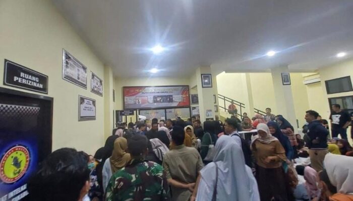 Urus SKCK untuk Pemberkasan PPPK, Ribuan Honorer Padati Polres Sukabumi