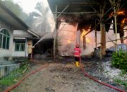 Kebakaran Pabrik Kapur di Cibatu, Kerugian Ditaksir Rp250 Juta