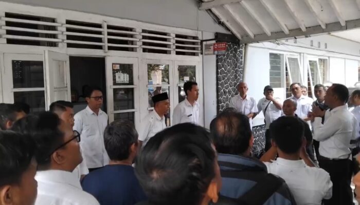 Puluhan THL Geruduk Kantor BPSDM Kota Sukabumi Protes Syarat Administrasi Seleksi PPPK Paruh Waktu