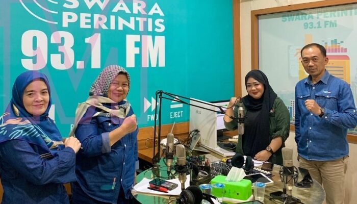 Disdukcapil Kota Sukabumi Sosialisasikan Aktivasi IKD dalam Talkshow Radio