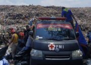 PMI Kota Sukabumi Turun Tangan di World Clean Up Day 2025