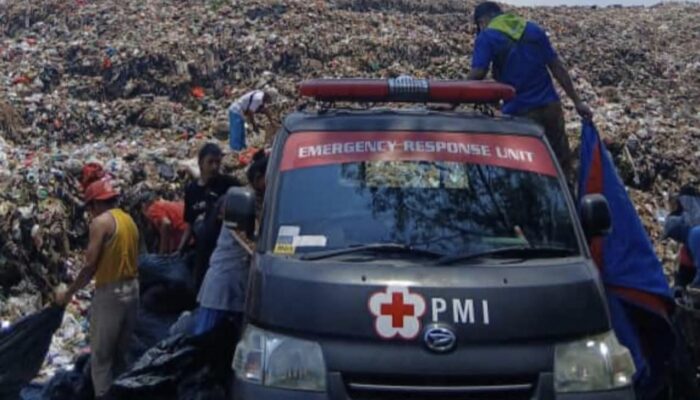 PMI Kota Sukabumi Turun Tangan di World Clean Up Day 2025