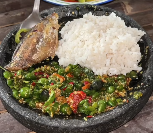 Karedok Leunca Ala Sukabumi, Teman Setia Nasi Hangat