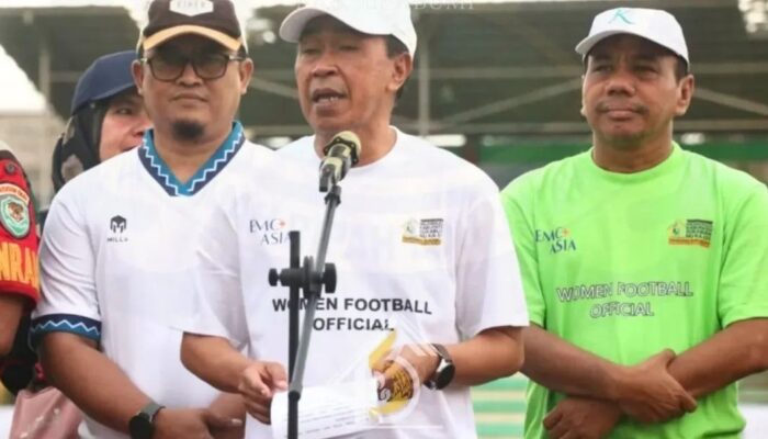 Sekda Sukabumi Tutup Turnamen Sepak Bola Putri Nusantara II 2025
