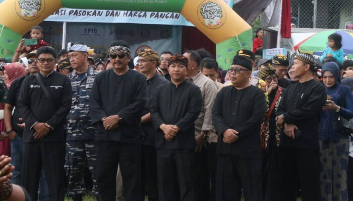 Perayaan Hari Jadi Desa Nagrak Selatan ke-45, Bupati dan Wabup Sukabumi Berbaur dengan Warga