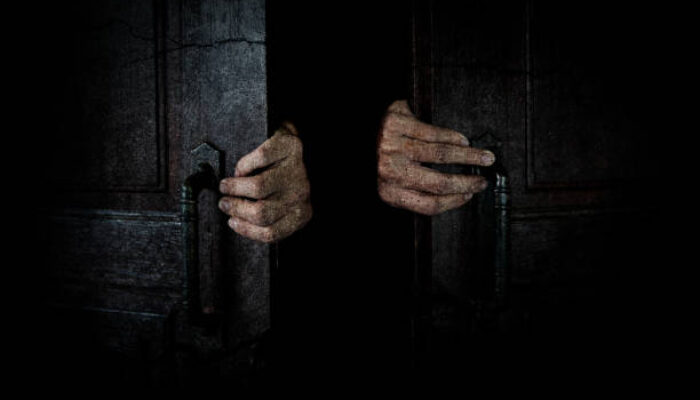 Viral, Teror Ketokan Pintu Tengah Malam Warga Sukabumi Resah Dikaitkan Dengan Kolor Ijo dan Gempa