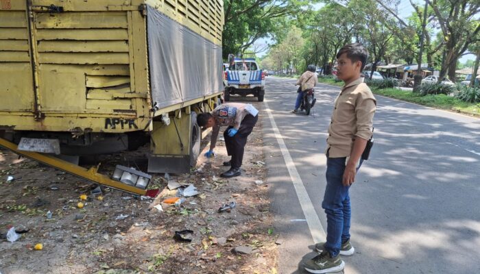 Pengendara Motor Tewas Tabrak Truk Terparkir di Jalur Lingsel Kota Sukabumi