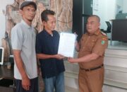 Lurah Nanggeleng Serahkan SK Ketua RW 04, Ade Fakih Resmi Pimpin Lingkungan di Kota Sukabumi