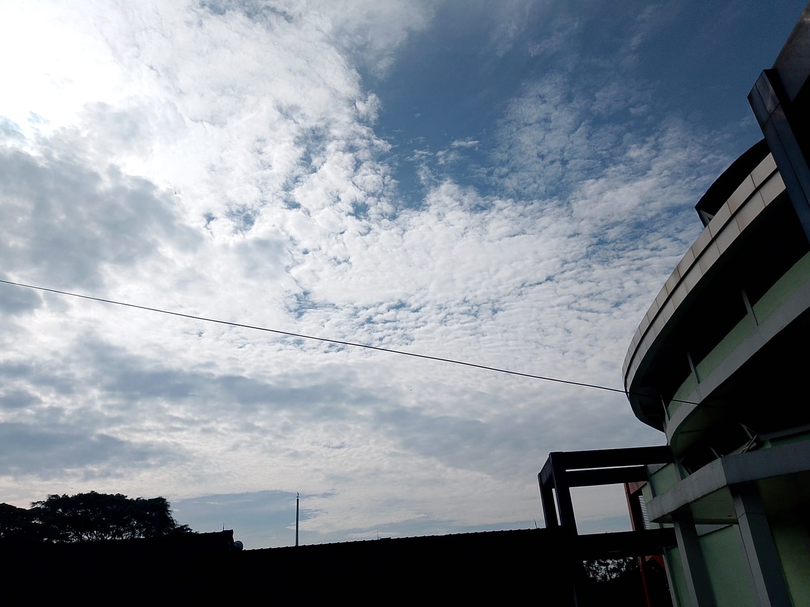 Prakiraan Cuaca Sukabumi Kamis, Hujan Ringan Diprediksi Guyur Seluruh Kecamatan