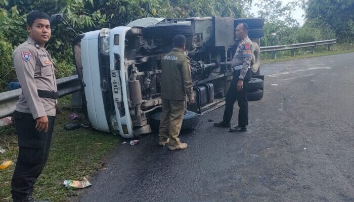 Truk Tangki Terguling di Jalur Letter S Cikidang Sukabumi, Beruntung Tak Ada Korban Jiwa