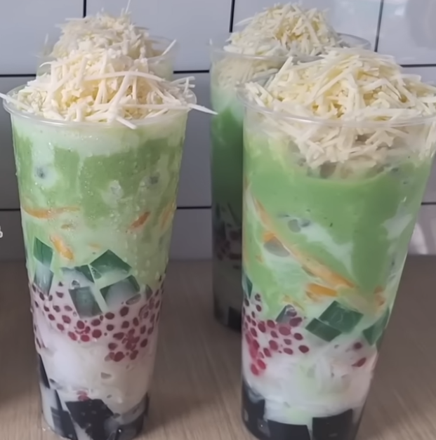 Sensasi Segar Ala Sukabumi yang Bikin Nagih Ini Resep Es Teler Sulthan Kuah Alpukat