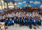 Mahasiswa Universitas BSI Ajak Siswa SMPN 10 Sukabumi Pahami Pancasila sebagai Dasar Pengembangan Ilmu Pengetahuan