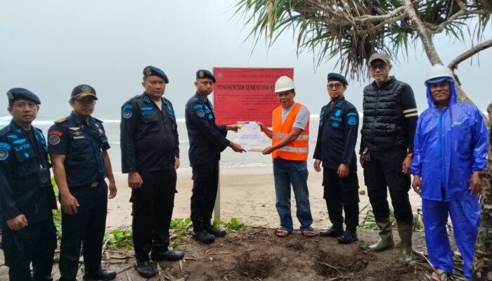 KKP Pasang Papan Penghentian di Pantai Minajaya Usai Viral Pembongkaran Karang