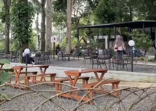 Sukabumi Punya Tempat Nongkrong Asyik di Kaki Gunung Gede Pangrango