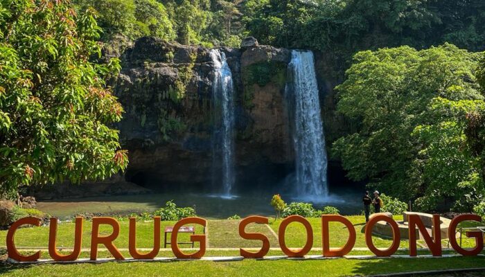Curug Sodong, Pesona Kembar di Geopark Ciletuh yang Mempesona Wisatawan