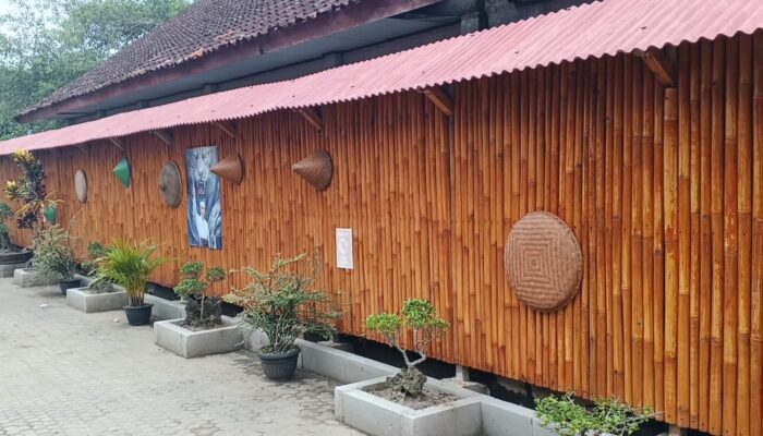 Sentuhan Cinta Lingkungan, Ibu Tuti Ubah Wajah SDN 3 Surade Jadi Surga Belajar