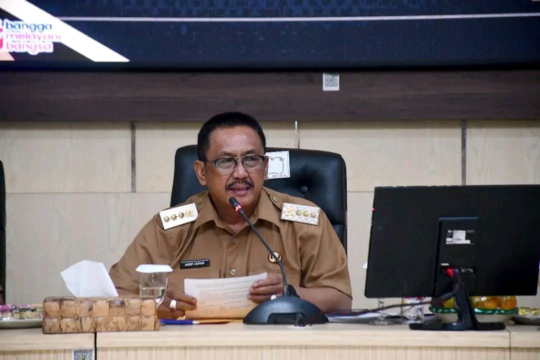 Bupati Sukabumi, Asep Japar.