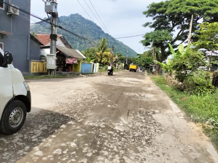 Jalan Rusak