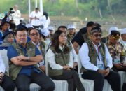 Menkomdigi dan Bupati Sukabumi Panen Ikan Nila Berteknologi Digital