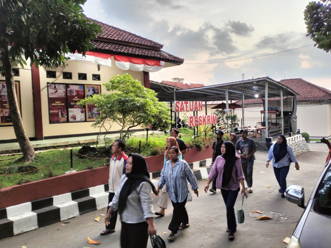 Pemilik yayasan di Palabuhanratu melapor ke Polres Sukabumi setelah merasa dirugikan kelompok diduga wartawan gadungan.