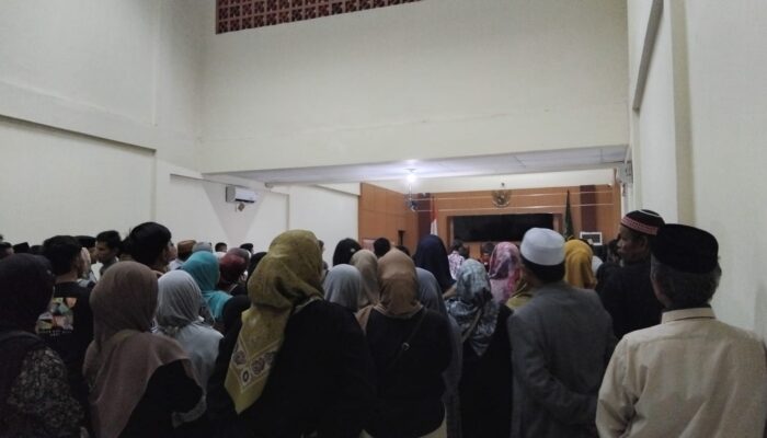 Polisi hingga Intelijen Dikerahkan, Sidang Kasus Retret Cidahu di PN Cibadak Dipadati Warga