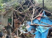 Diterjang Pohon Tumbang, Rumah Nek Nining di Jampangkulon Hancur