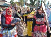 PGRI Jampangkulon Gelar Karnaval Akbar Peringati HUT ke-80, Ribuan Peserta Padati Jalanan