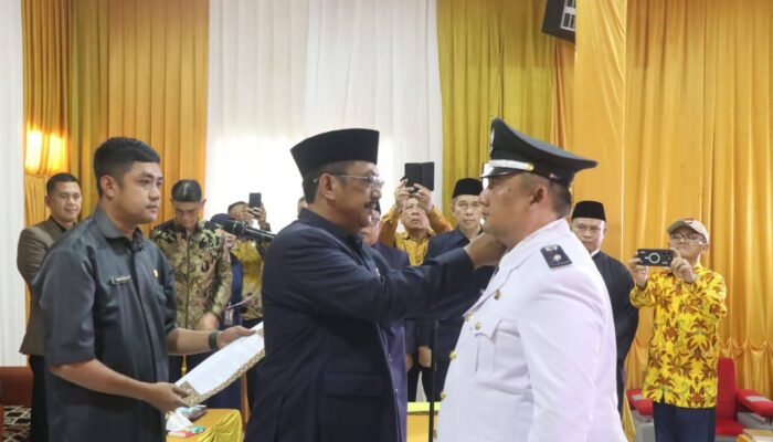 Hilman Nulhakim Resmi Menjabat Kepala Desa Pawenang Usai Dilantik Bupati Sukabumi