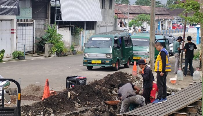 Gercep! Wali Kota Sukabumi Ayep Zaki Perbaiki Drainase Rusak Balandongan Kurang dari 24 Jam Setelah Aduan Warga