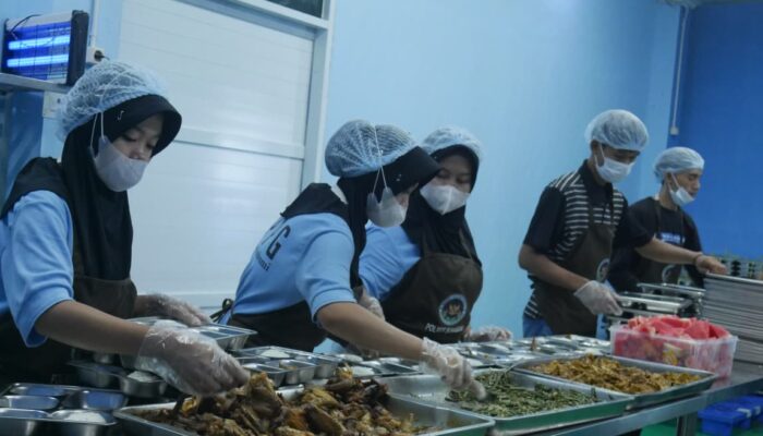 SPPG Polres Sukabumi, Inovasi Dapur Polri yang Peduli Gizi dan Transparan untuk Anak Sekolah
